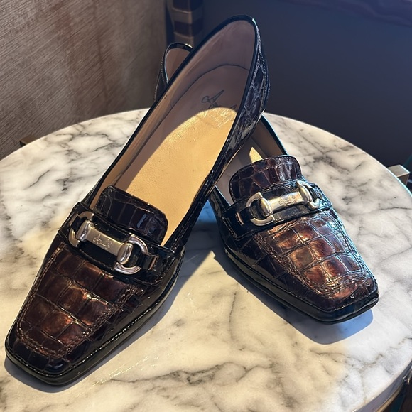 AMALFI By RANGONI Womens Shoes Crocodile Leather Embossed Wine Loafers 10 M - Picture 1 of 8